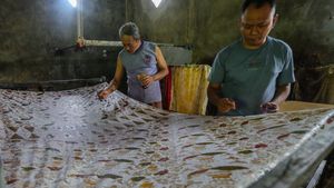 Sarung Batik Khas Kudus Laris Manis Saat Ramadan