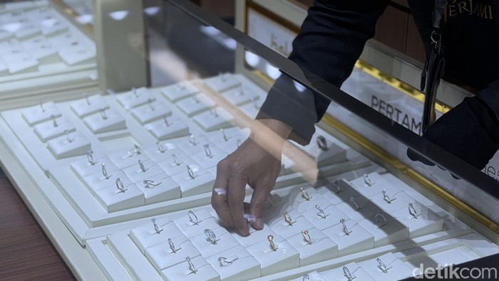 Toko Perhiasan The Palace di Lippo Mall Nusantara