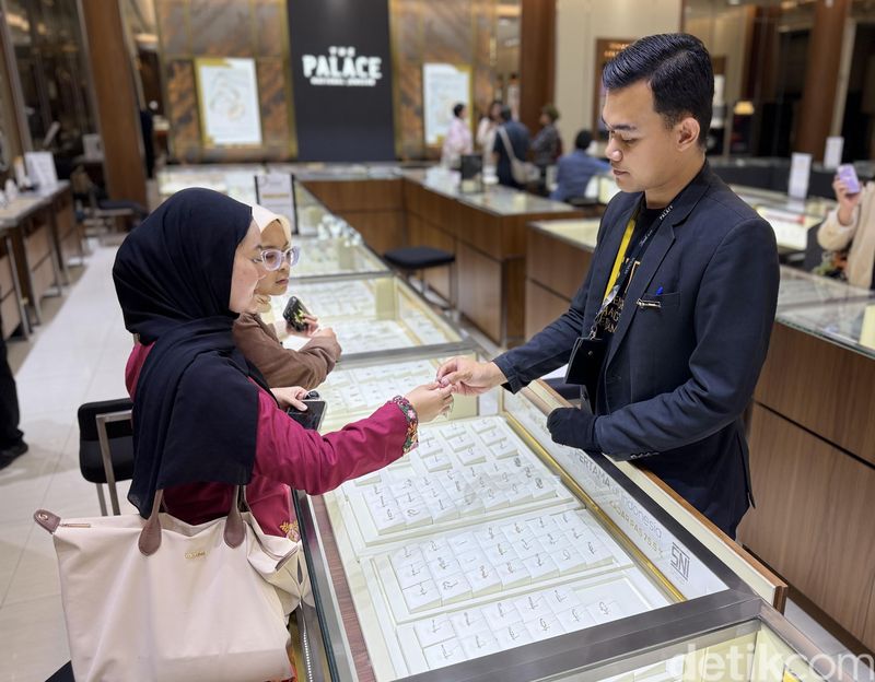 Toko Perhiasan The Palace di Lippo Mall Nusantara