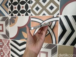 Unboxing Xiaomi 17 Ultra yang Makin Tipis dan Gahar