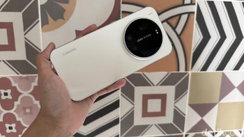 Xiaomi 17 Ultra dilengkapi tiga kamera belakang yang terdiri dari kamera utama 50 MP, kamera telephoto 200 MP, dan kamera ultrawide 50 MP. Foto: Virgina Maulita Putri/detikINET