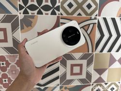 Unboxing Xiaomi 17 Ultra yang Makin Tipis dan Gahar