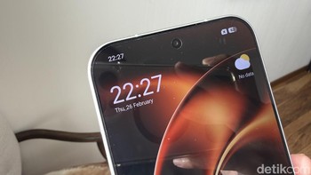 Di bagian depan tersedia kamera selfie 50 MP. Semua kameranya tentu dikembangkan bersama Leica yang kemitraannya dengan Xiaomi semakin lekat. Foto: Virgina Maulita Putri/detikINET