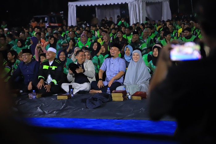 Walkot Pekanbaru Sahur On The Road Bareng 2.000 Driver Ojol