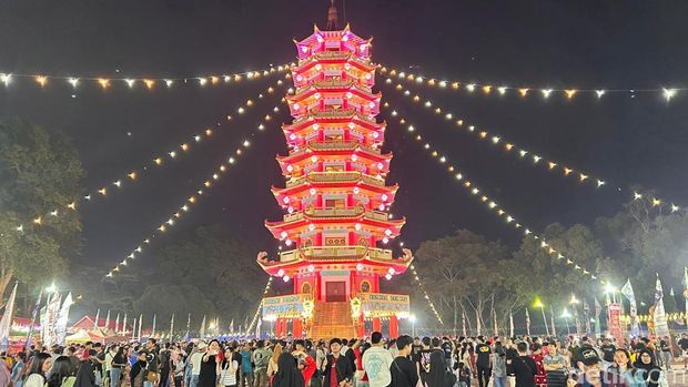 Wisatawan padati Pulau Kemaro hingga puncak perayaan Cap Go Meh