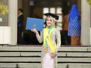 Lulus S1 UGM dalam 3 Tahun, Zufa Jadi Satu-satunya Peraih IPK 4 dari 1.200 Wisudawan