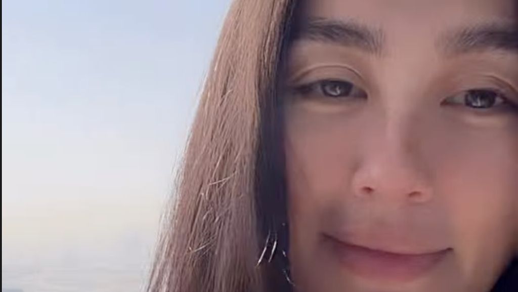 Video Agnez Mo Tegaskan Tak Terjebak di Dubai: Aku Baik-baik Saja