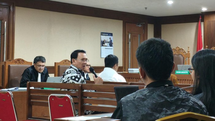 Ahok dalam Sidang