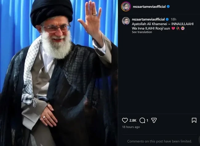 Penyanyi Reza Artamevia turut memberikan ucapan duka cita melalui unggahan Instagram. Ia juga mengungkapkan rasa sedih akibat meninggalnya Ali Khamenei. Foto: Instagram