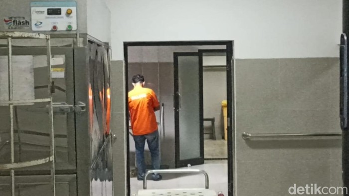 Autopsi jasad istri yang bunuh diri usai di-KDRT suami di Trenggalek