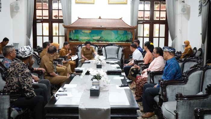 Bupati Sidoarjo Subandi