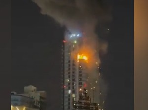 Terekam Video, Drone Iran Hantam Apartemen Mewah di Bahrain!