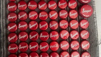 Temukan tutup Coca Cola. Foto: buggyboi69 via Bored Panda