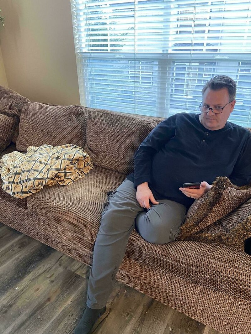 Main sejenak yuk, agar pikiran lebih santai dan rileks. Sekarang, temukan hewan atau benda-benda tersembunyi di deretan foto berikut. Bisa dapat semuanya?