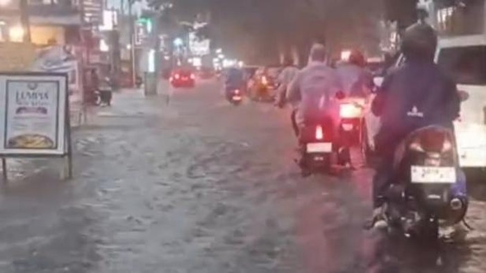 Genangan banjir di kawasan Soekarno-Hatta, Kota Malang diunggah di media sosial