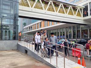 Video Wajah Baru JPO Sarinah Nih Guys! Lebih Modern & Ramah Disabilitas