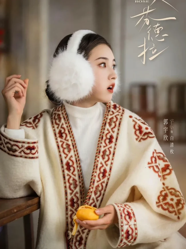 Guo Yuxin muncul bisa disebut sebagai salah satu ratu drama pendek yang sering menjadi pemeran utama. Ia pun pernah mendapat pengakuan industri. Pada Oktober 2024, namanya masuk dalam daftar Young Actors Support Program dalam ajang Wenrong Awards. Foto: Dok. Weibo