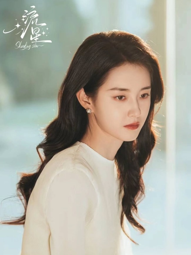 Salah satu faktor terbesar yang mendorong ketenaran Guo Yuxin adalah konsistensinya membintangi drama vertical. Format 9:16 dengan durasi singkat dan alur cepat kini menjadi favorit penonton digital karena praktis ditonton melalui smartphone. Foto: Dok. Weibo