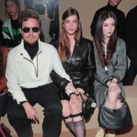 Tak sedikit netizen yang memuji paras cantik Han So Hee. Visualnya disebut-sebut “nggak kalah banting” saat disandingkan dengan artis Hollywood. Kepribadiannya yang easy going dan friendly juga menjadi daya tarik tersendiri. Foto: Getty Images