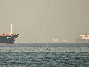 Harga Minyak Dunia Melonjak Usai Kapal-kapal Diserang Dekat Selat Hormuz