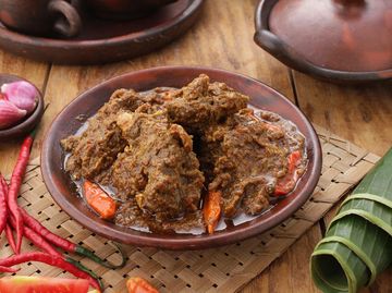 Lebaran Makin Dekat! Ini 9 Lauk Favorit Teman Makan Ketupat