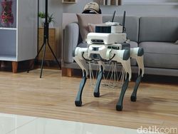 Robot di Surabaya Dikendalikan dari Barcelona lewat 5G AI Indosat