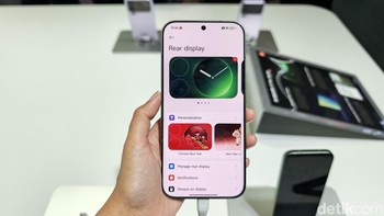 Pengguna bisa mengakses semua fitur aplikasi kamera dari layar ini, mulai dari berganti mode, mengatur zoom, memasang timer, hingga melihat isi galeri. Foto: Virgina Maulita Putri/detikINET