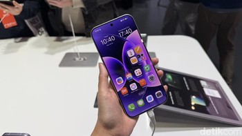 Layar ini juga dapat menampilkan always-on display yang tampilannya dapat diubah sesuai selera. Foto: Virgina Maulita Putri/detikINET