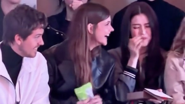 Han So Hee Eksis di Milan, Ngemil Bareng Barbara Palvin & Dylan Sprouse