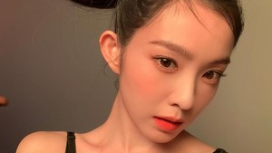 Irene Red Velvet debut solo pada November 2024 lewat sebuah mini album dan lagu berjudul Like A Flower. (Foto: dok. Instagram @renebaebae)