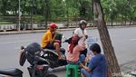 Jasa Penukaran Uang Baru di Surabaya Mulai Bermunculan