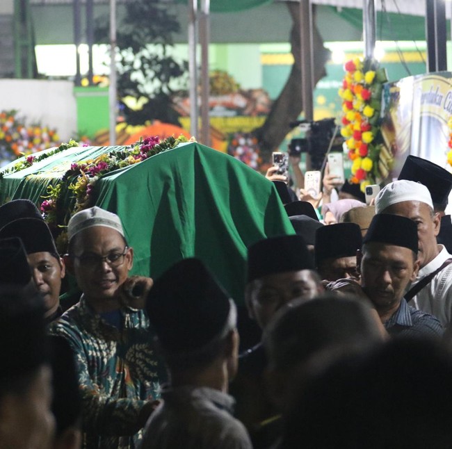Jenazah Ketua KPAI Margaret Aliyatul Maimunah Tiba di Jombang untuk Dimakamkan