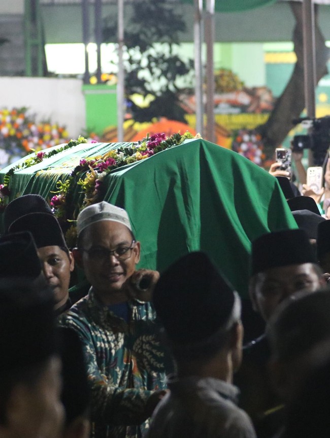 Jenazah Ketua KPAI Margaret Aliyatul Maimunah Tiba di Jombang untuk Dimakamkan