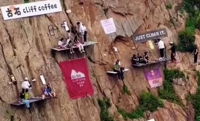 Kafe Paling Ekstrem di Dunia Ini Lokasinya Ada di Tebing Curam Berbahaya!