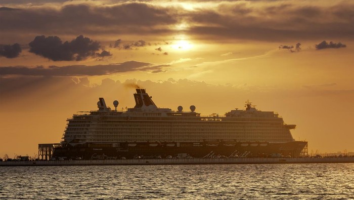 Kapal pesiar Mein Schiff 4