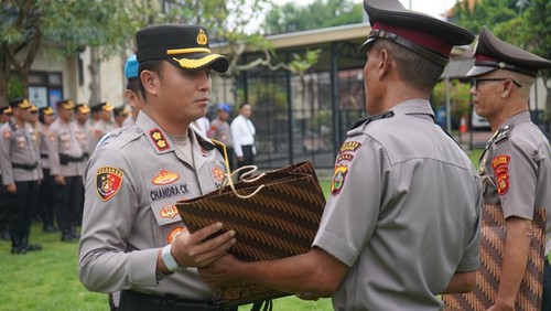 Kapolres Gianyar AKBP Chandra Kesuma melepas personel purna tugas