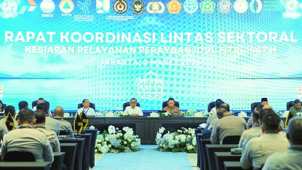 Kapolri Jenderal Listyo Sigit Prabowo memimpin Rapat Koordinasi (Rakor) Lintas Sektoral dalam rangka kesiapan pelayanan perayaan Idul Fitri 1447 Hijriyah (dok istimewa)