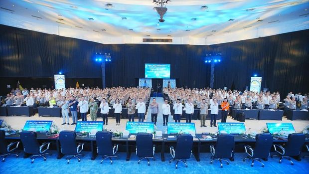 Kapolri Jenderal Listyo Sigit Prabowo memimpin Rapat Koordinasi (Rakor) Lintas Sektoral dalam rangka kesiapan pelayanan perayaan Idul Fitri 1447 Hijriyah (dok istimewa)