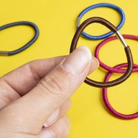 Viral Facelift Instan Pakai Karet Gelang di Telinga, Ini Kata Pakar