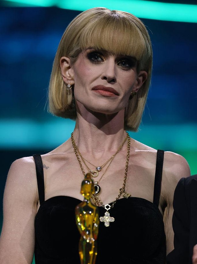 Penampilan Terlalu Kurus Kelly Osbourne di BRIT Awards, Disebut Mayat Hidup