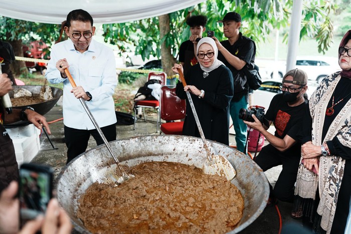 17.000 Paket Rendang dari Minang Tiba di Sumatera