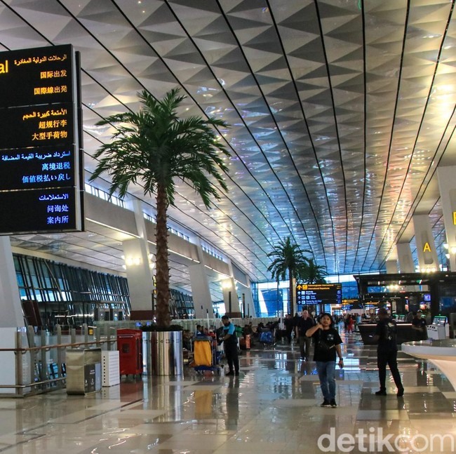 Konflik Memanas, Maskapai Tunda dan Batalkan Rute Timur Tengah