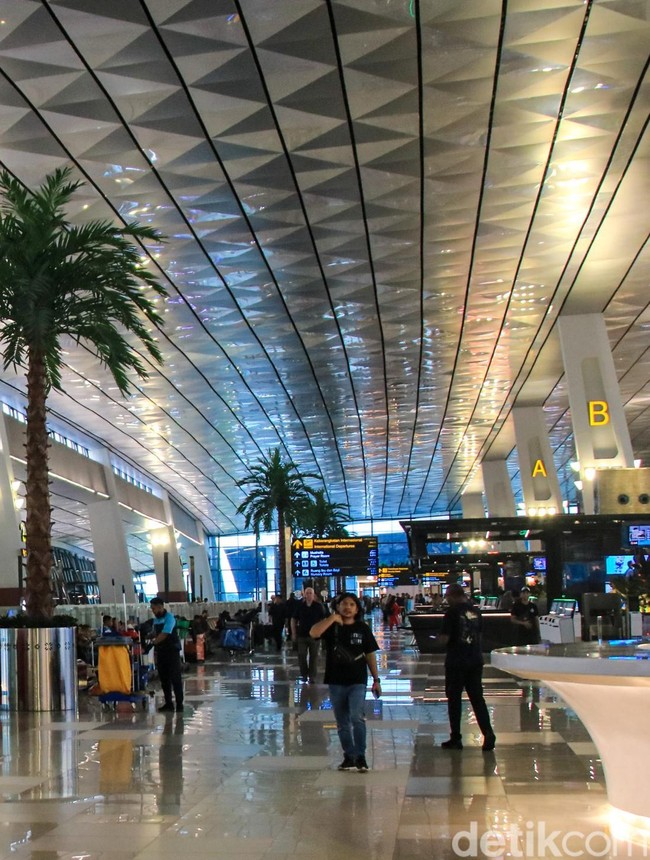 Konflik Memanas, Maskapai Tunda dan Batalkan Rute Timur Tengah