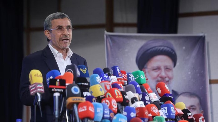 Mantan Presiden Iran Mahmoud Ahmadinejad dalam foto tahun 2024 (dok. Majid Asgaripour/WANA via REUTERS)