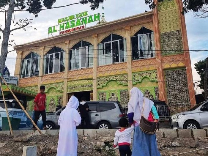 Masjid Raya Al Hasanah Panguruan, Samosir