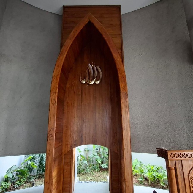 Potret Masjid Salim Kamil Milik Zaskia Mecca yang Minimalis dan Estetis