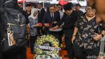 Momen Pemakaman Wapres ke-6 RI Try Sutrisno di TMP Kalibata