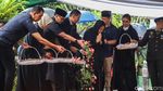 Momen Pemakaman Wapres ke-6 RI Try Sutrisno di TMP Kalibata