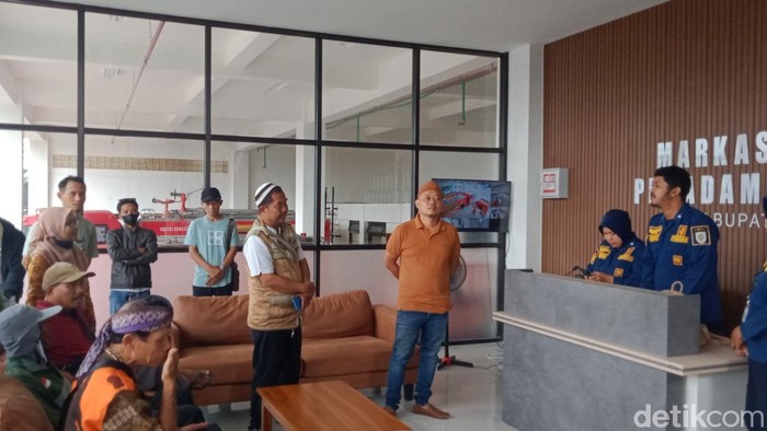 Nasabah PD BKK Klaten datangi Mako Damkar Klaten mengadukan nasib tabungannya yang tak kunjung bisa ditarik, Senin (2/3/2026).
