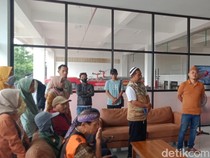 Pusing Tak Kunjung Bisa Tarik Tabungan, Nasabah PD BKK Klaten Ngadu ke Damkar
